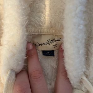 Fuzzy white sweatshirt